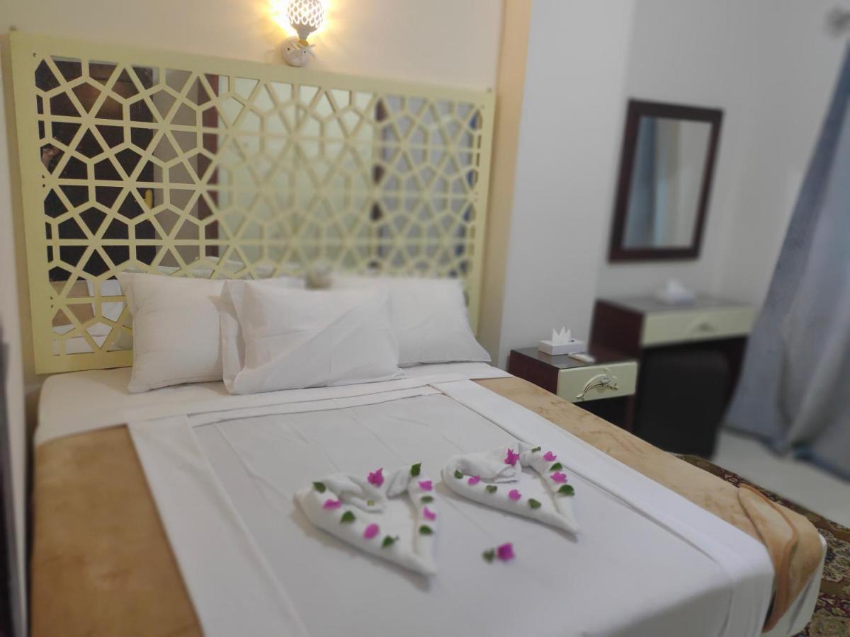 Dolphin Hotel El Qoseir Екстериор снимка