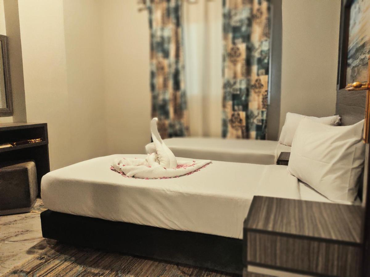 Dolphin Hotel El Qoseir Екстериор снимка