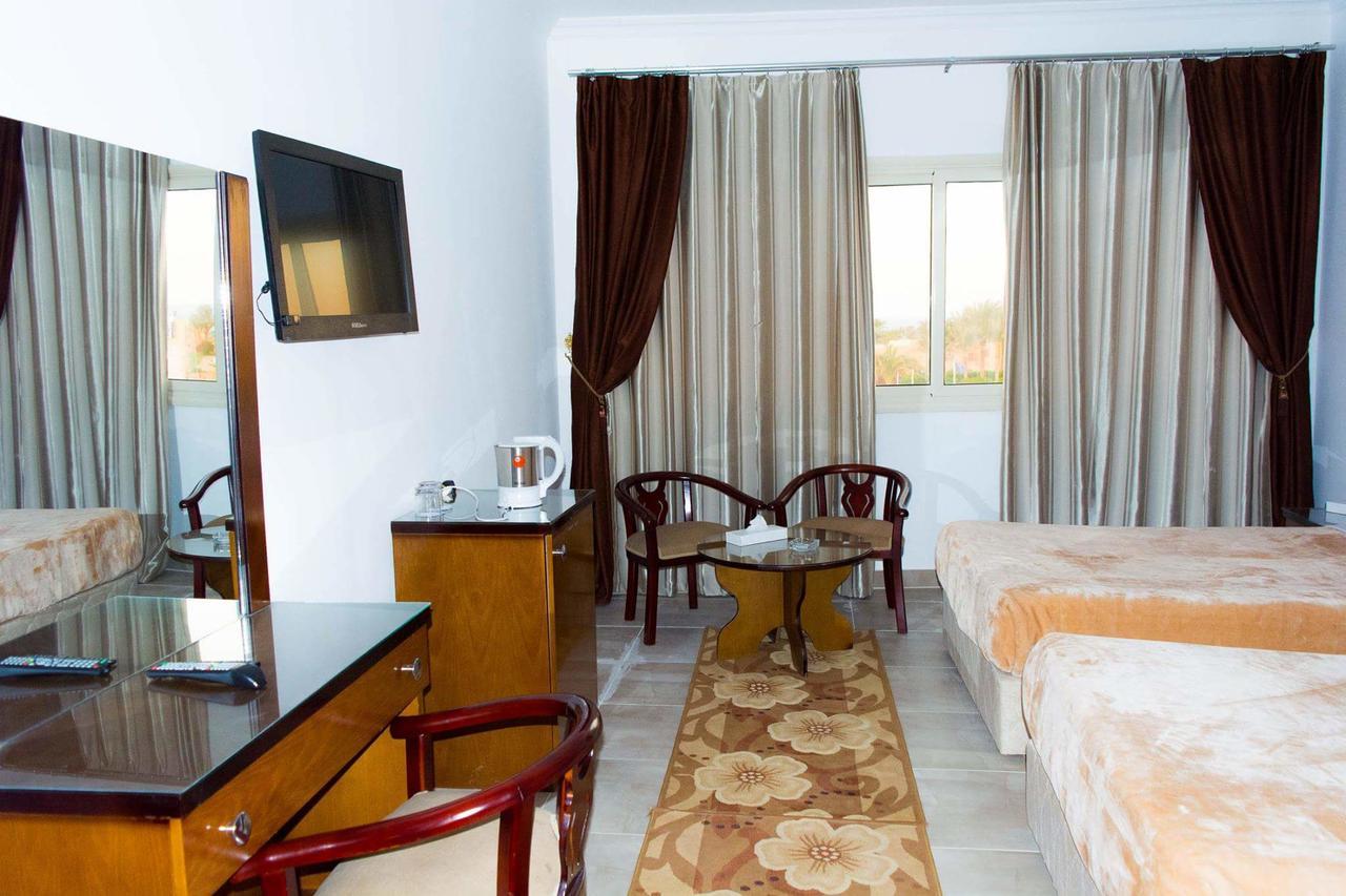 Dolphin Hotel El Qoseir Екстериор снимка