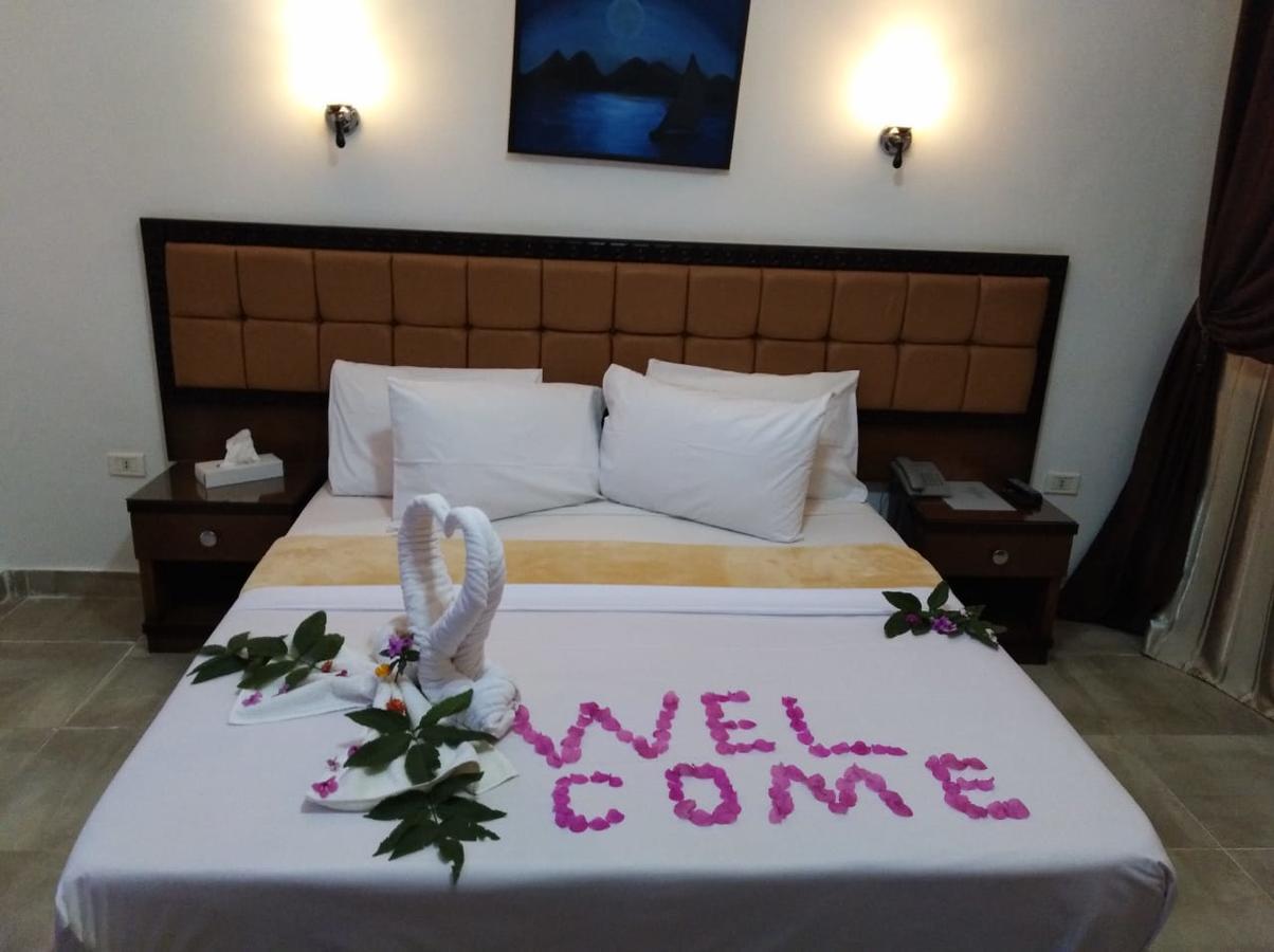 Dolphin Hotel El Qoseir Екстериор снимка