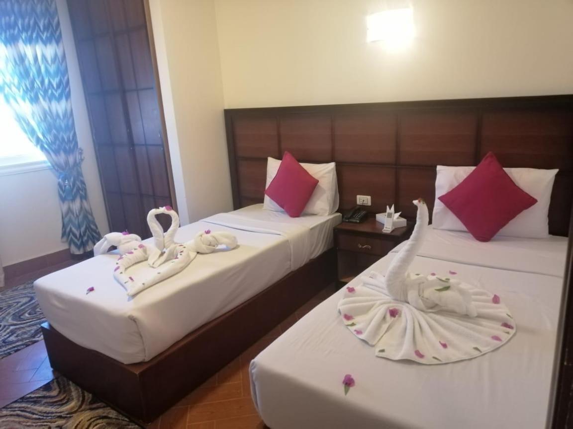 Dolphin Hotel El Qoseir Екстериор снимка